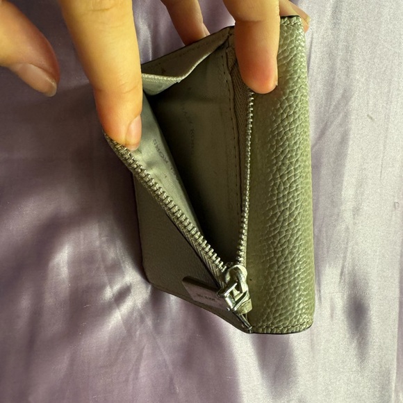 Beige MK Wallet…Preloved ❤️ - Picture 4 of 5